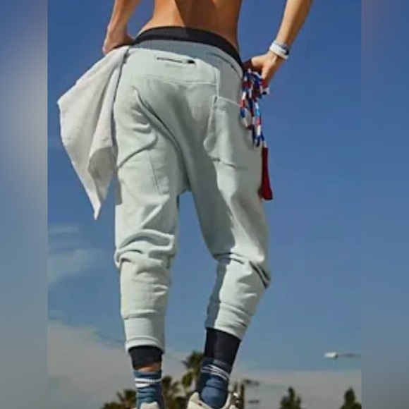 Free People June Bug Joggers In Lichen Green Size Large - Picture 2 of 16